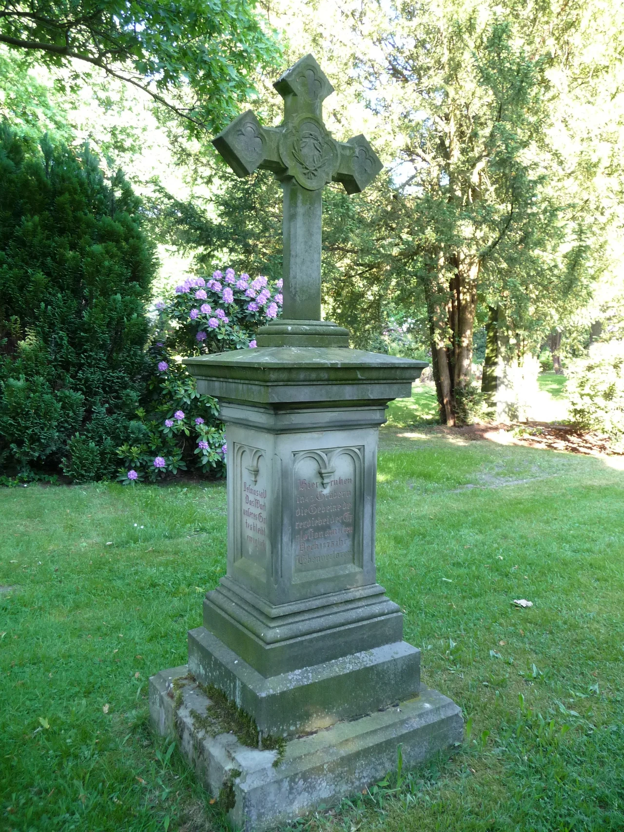 tomb of the victims of the Thomas-Disaster, cemetery Bremerhaven-Wulsdorf